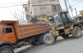 بلدية غزة تجمع وترحل 17 ألف طن من النفايات خلال الشهر الماضي