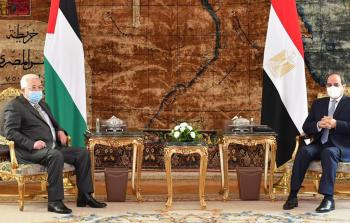 الرئيس محمود عباس ونظيره المصري عبد الفتاح السيسي خلال لقائهما الأخير