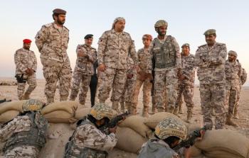  خالد بن محمد العطية وزير الدولة لشؤون الدفاع القطرية يتفقد الحدود السعودية