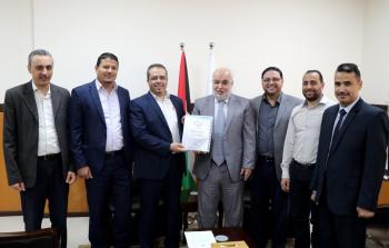 المستشار عابد يتسلم دليل الإجراءات الموحد للمحاكم النظامية