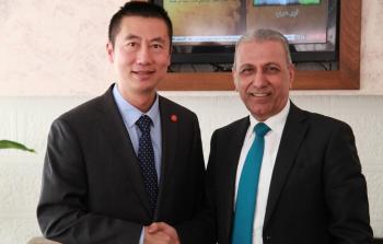 المركز الفلسطيني للبحوث يلتقي السفير الصيني جو وي