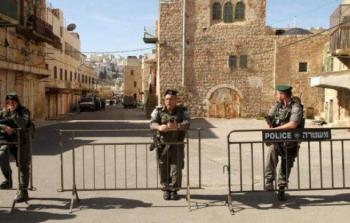 الخليل: الاحتلال يمنع رفع الآذان والصلاة في الحرم الإبراهيمي