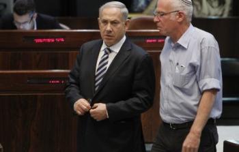 وزير الزراعة الإسرائيلي أوري أريئيل بجوار رئيس حكومة الاحتلال بنيامين نتنياهو 