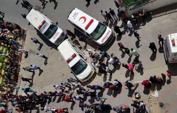 اسعافات فلسطينية تقل الشهداء والمصابين في أحداث مسيرة العودة اليوم