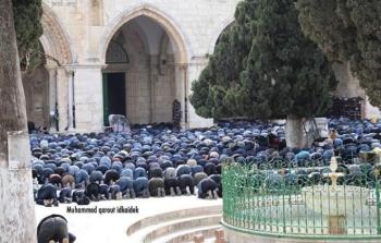 50 ألفا يؤدون صلاة الجمعة في المسجد الأقصى