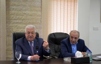 الرئيس الفلسطيني محمود عباس خلال زيارته مقر المخابرات العامة