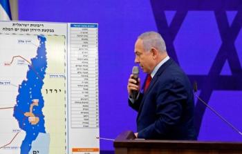 نتنياهو يستعرض مخطط الضم - أرشيفية