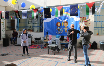 الاتحاد الأوروبي ينظم يوما ترفيهياً في مدرسة خربة أم اللحم شمال غرب القدس