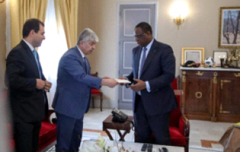 مجدلاني يسلم رئيس السنغال ماكي سال رسالة خطيه من الرئيس محمود عباس