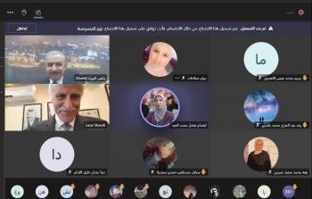 رئيس الوزراء يشارك طالبات مدرسة ثانوية حصة رياضيات