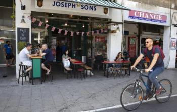المطاعم فتحت أبوابها في إسرائيل 