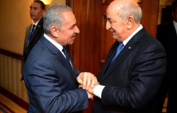 الرئيس الجزائري عبد المجيد تبون ورئيس الوزراء محمد اشتية