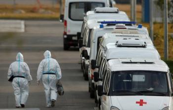 أطباء روس بمواجهة وباء كورونا 