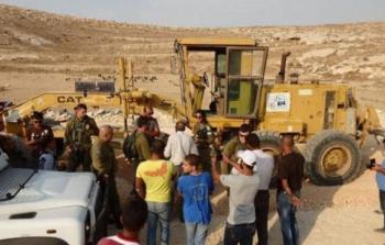 قوات الاحتلال تستولي على آلية لمواطن جنوب الخليل