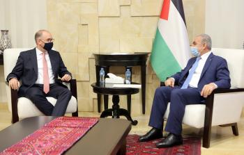 خلال اللقاء الذي جمع محمد اشتية مع وزير الدولة الألماني للشؤون الخارجية نيلز أنين