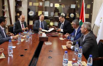 هيئة سوق رأس المال وجامعة فلسطين الاهلية تجددان اتفاقية التعاون