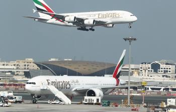 طائرة من دبي تهبط 3 مرات في مطار بن غوريون