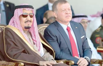 العاهل الاردني الملك عبد الله الثاني مع نظيره السعودي الملك سلمان -ارشيفية-