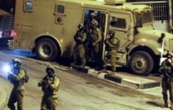 الاحتلال يعتقل 12 مواطنً بالضفة