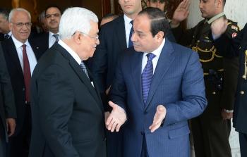 الرئيس عباس يتلقى اتصالا هاتفيا من نظيره المصري عبد الفتاح السيسي