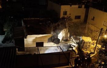 قوات الاحتلال تهدم منزلا فلسطينيًا -ارشيف-