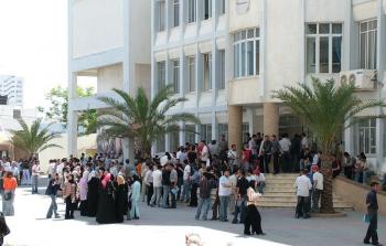 طلاب داخل جامعتهم بغزة