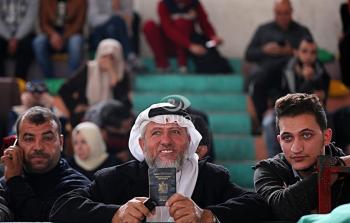 مسافر فلسطيني في صالة أبو يوسف النجار