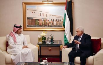 الرئيس عباس ووزير الخارجية القطري