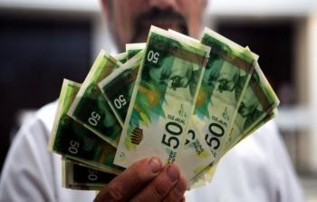 صرف الرواتب في فلسطين