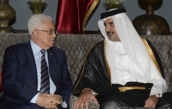 الأمير القطري تميم بن حمد والرئيس الفلسطيني محمود عباس