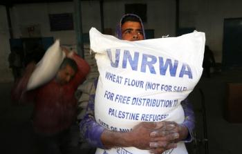 حزب الشعب يدعو الأونروا لفحص الدقيق الموزع على اللاجئين في غزة