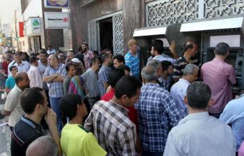 موظفو السلطة في غزة - ارشيف