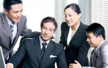 موظفين صينيين