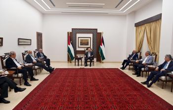 اجتماع الرئيس عباس بلجنة الأزمة