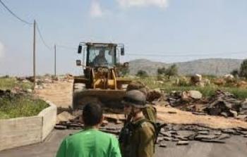 قوات الاحتلال الإسرائيلي تستولي على جرافة- ارشيفية