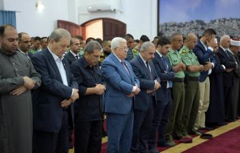 الرئيس محمود عباس يؤدي صلاة عيد الأضحى