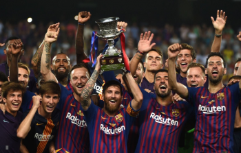 نادي برشلونة يتوج بطلا لكأس السوبر الإسباني