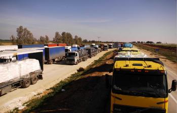 الاتحاد الأوروبي يكشف عدد الشاحنات العالقة في معبر رفح