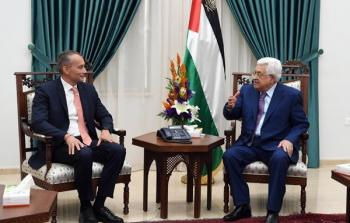 الرئيس الفلسطيني محمود عباس منسق الأمم المتحدة الخاص لعملية السلام في الشرق الأوسط نيكولاي ملادينوف