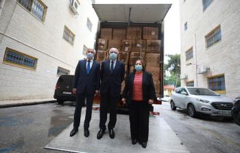 الصحة الفلسطينية تتسلم شحنة مساعدات تركية لمواجهة كورونا