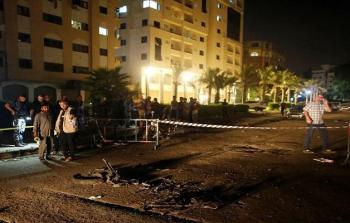 وفد من جمعية رجال الأعمال يتفقد حاجزي التفجير في غزة