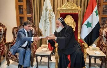 مدير عام الدائرة السياسية لمنظمة التحرير الفلسطينية السفير أنور عبد الهادي و البطريرك مار أغناطيوس أفرام الثاني