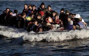 مهاجرين غير شرعيين عبر البحر 