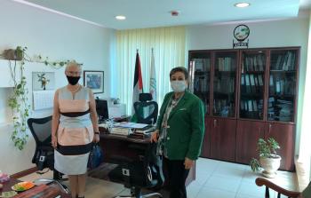 حنان عشراوي مع القنصل العام البلجيكي