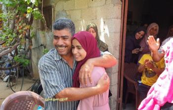 شاهد : جامعة أردنية تقدم منحة دراسية كاملة لطالبة من غزة
