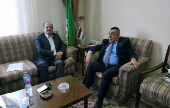 السفير أبو علي والمحمود يناقشان أهداف المرصد الإعلامي