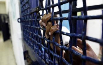 اسير فلسطيني في سجون الاحتلال-أرشيف