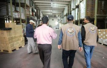 مباحث التموين بغزة تؤكد متابعتها لأسعار السلع والبضائع في ظل حظر التجوال