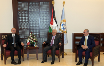 الرئيس محمود عباس، أثناء استقباله رئيس وزراء مالطا جوزيف موسكات