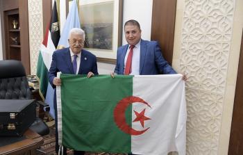  لقاء محمود عباس مع رئيس جمعية الصداقة الفلسطينية الجزائرية